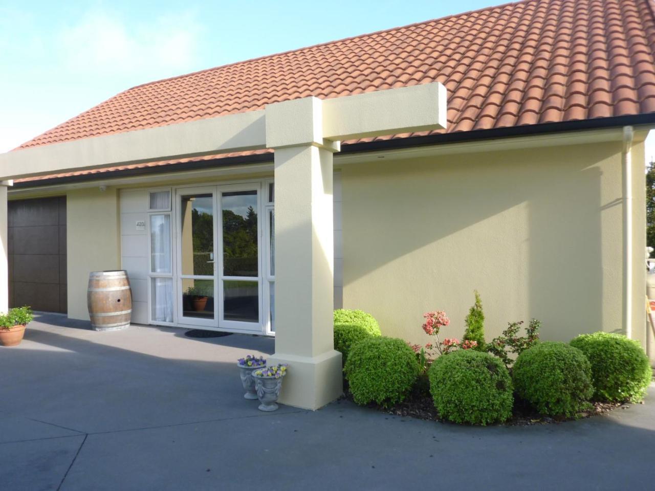 A Touch Of Tuscany At Hillsborough ニュープリマス エクステリア 写真